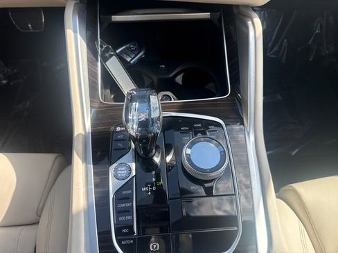 Used 2023 BMW X6 xDrive40i w/ M Sport Package image 17