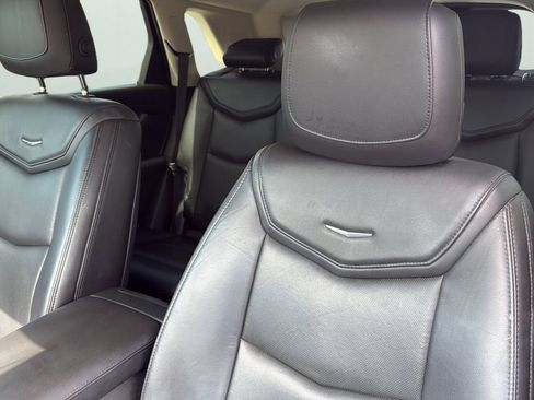 Used 2017 Cadillac XT5 Luxury w/ Driver Awareness Package FWD image 8