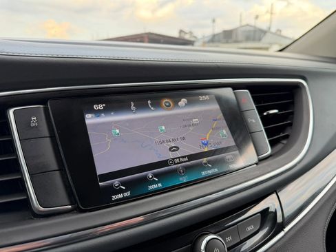 Used 2019 Buick Enclave Essence image 12