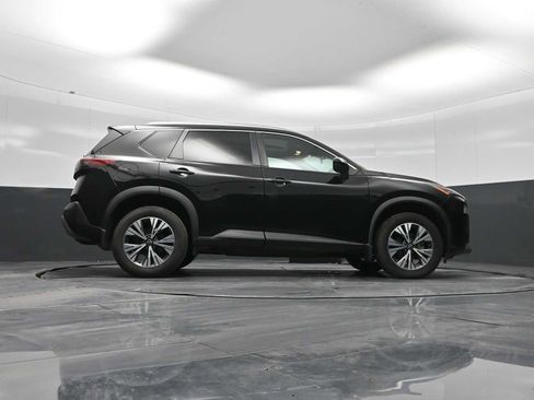 Used 2022 Nissan Rogue SV w/ SV Premium Package image 25