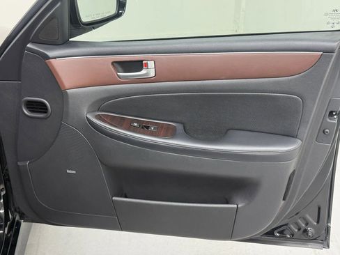 Used 2012 Hyundai Genesis 4.6 image 23