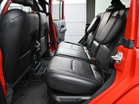 Used 2023 Jeep Wrangler Unlimited Sahara w/ Cold Weather Group AWD/4WD image 14