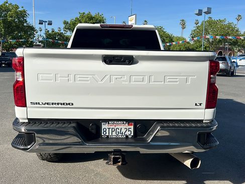 Used 2024 Chevrolet Silverado 2500 LT AWD/4WD image 4