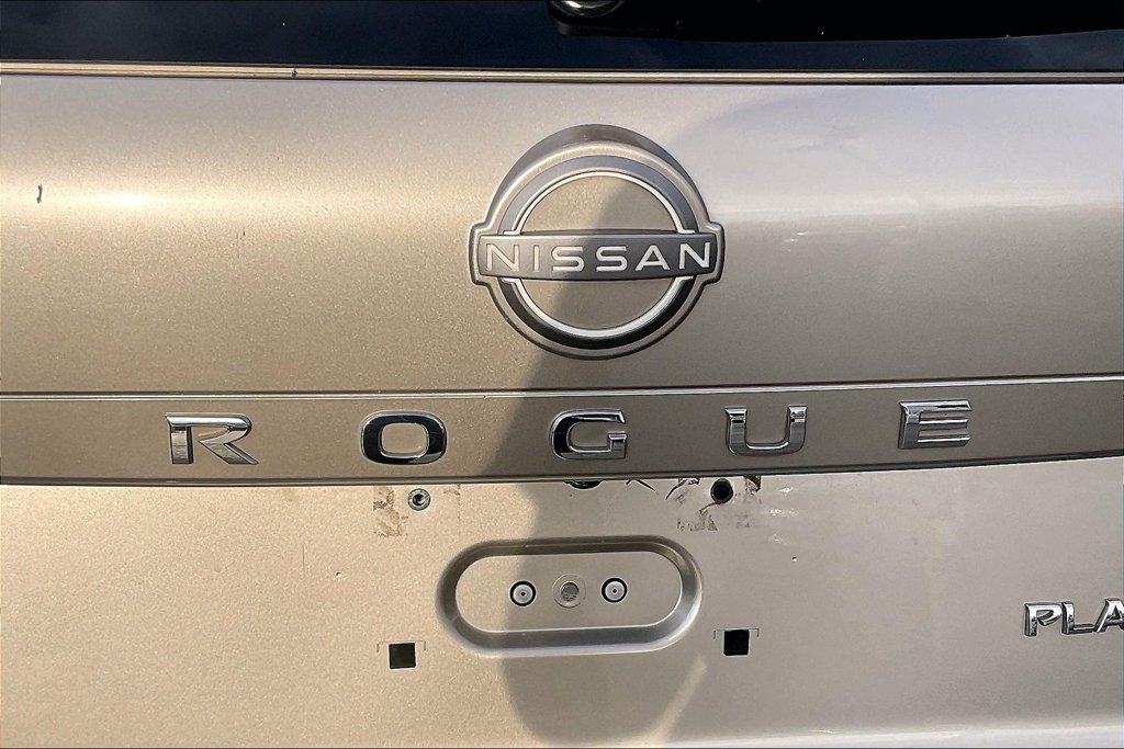 Used 2022 Nissan Rogue Platinum w/ Head-Up Display Package AWD/4WD image 31