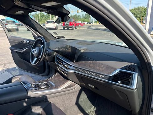 Used 2024 BMW X7 xDrive40i w/ M Sport Package AWD/4WD image 31