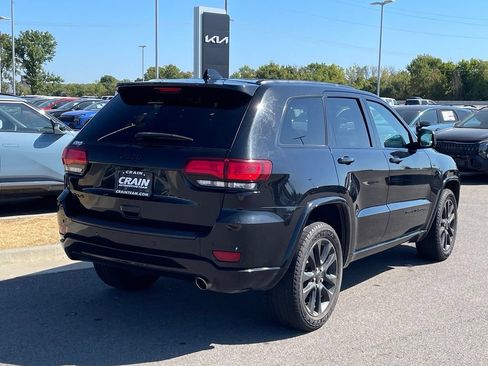 Used 2020 Jeep Grand Cherokee Altitude AWD/4WD image 7