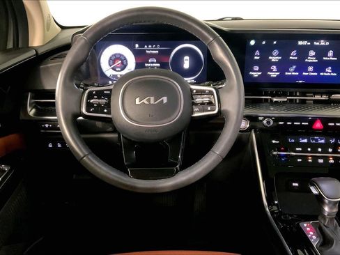 Certified 2024 Kia Carnival SX Prestige FWD image 5