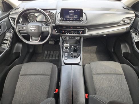 Certified 2025 Nissan Rogue SV FWD image 15