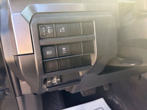 Used 2024 Toyota Tacoma SR5 AWD/4WD image 12