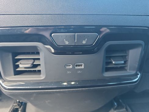 Used 2024 GMC Sierra 2500 AT4 w/ AT4 Premium Plus Package image 15