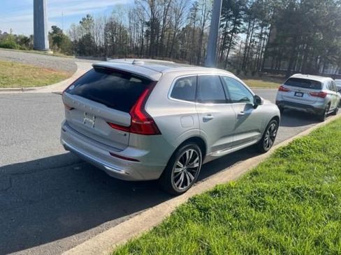 Used 2023 Volvo XC60 B5 Plus w/ Climate Package image 2