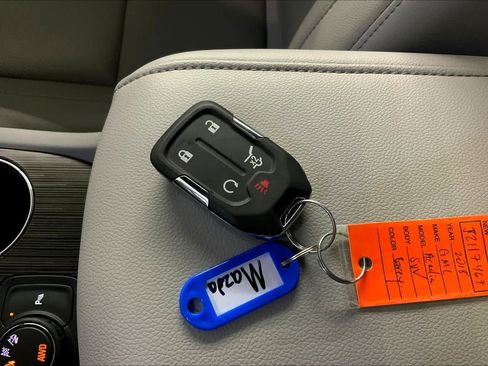 Used 2018 GMC Acadia SLT image 14