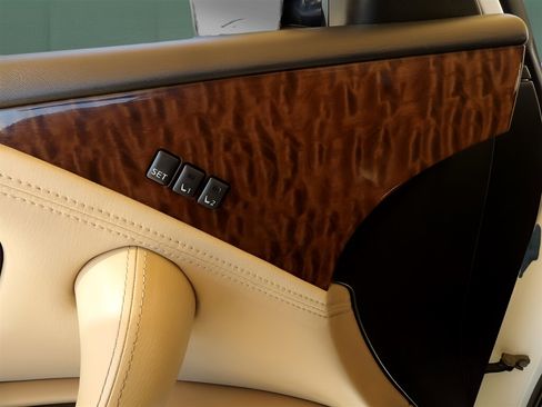 Used 2019 Nissan Armada SL w/ Premium Package image 11