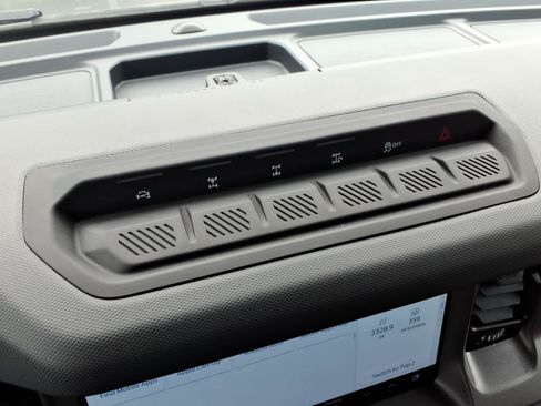Used 2025 Ford Bronco Badlands AWD/4WD image 29