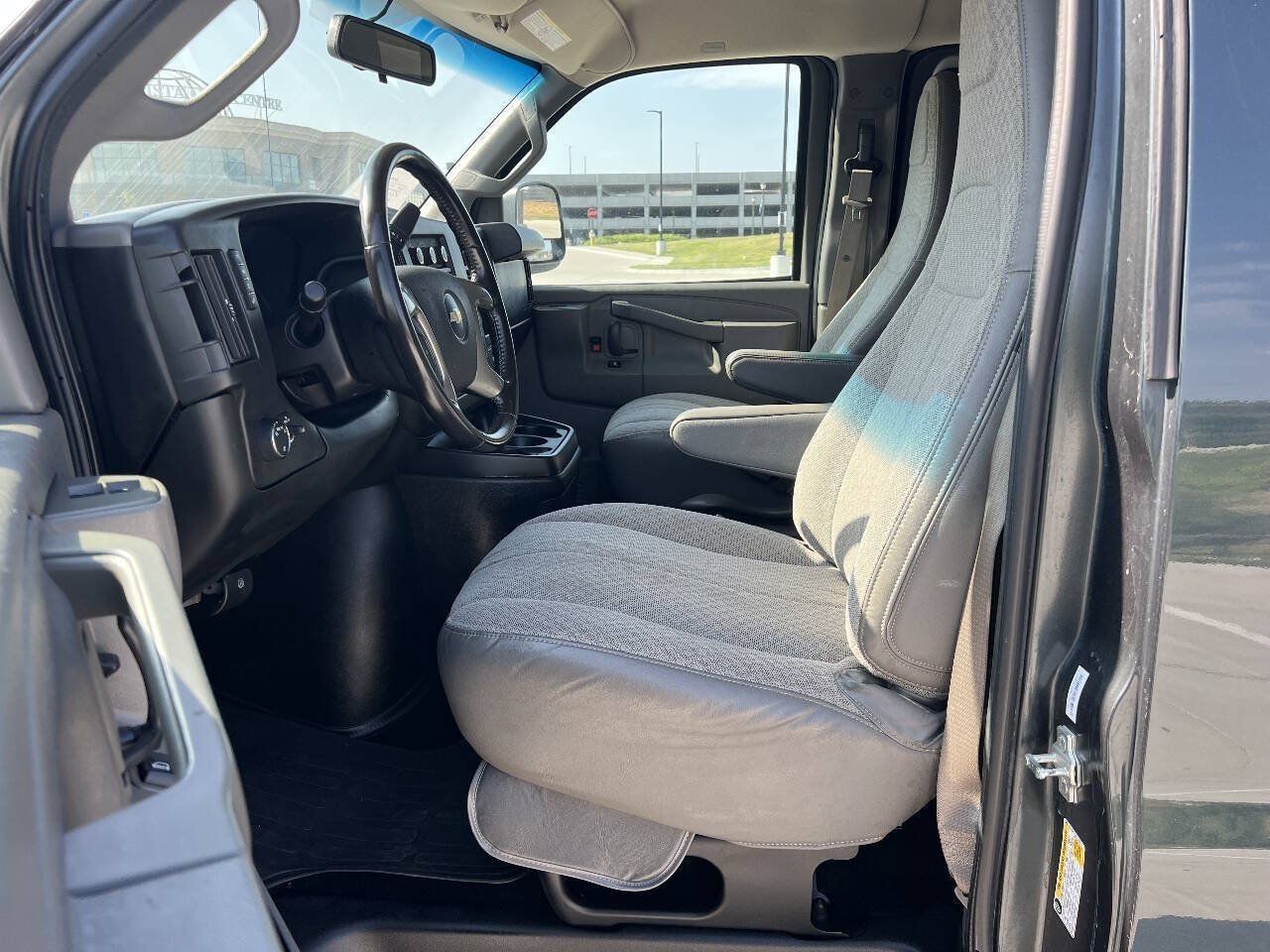 Used 2017 Chevrolet Express 3500 LT w/ LT Preferred Equipment Group RWD image 11