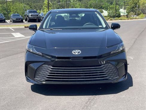 Used 2025 Toyota Camry LE FWD image 8