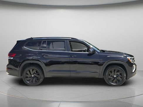 Certified 2026 Volkswagen Atlas SE w/ Panoramic Sunroof Package FWD image 7
