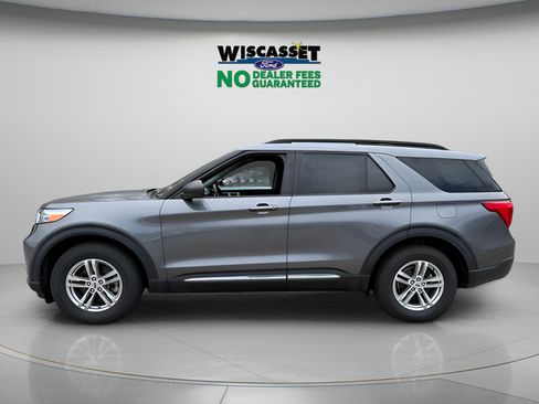 Certified 2022 Ford Explorer XLT w/ Equipment Group 202A AWD/4WD image 2