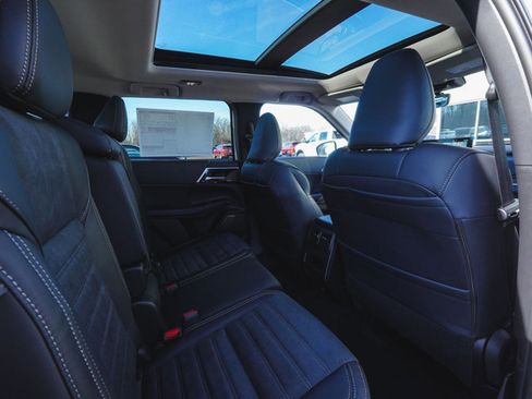 New 2026 Mitsubishi Outlander SE image 36