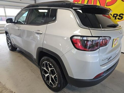 New 2025 Jeep Compass Limited image 6