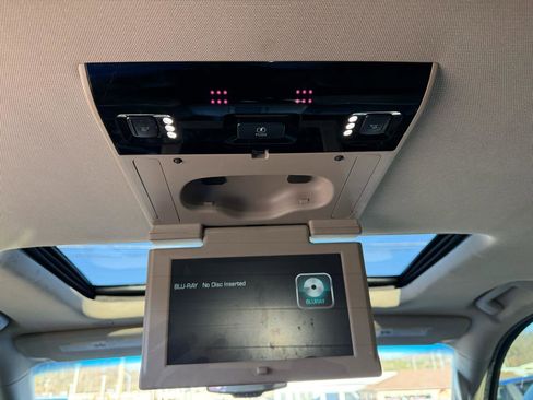 Used 2018 GMC Yukon SLT w/ Open Road Package image 25