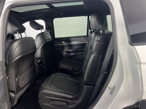 Used 2024 Jeep Grand Cherokee L Limited w/ Luxury Tech Group II image 26