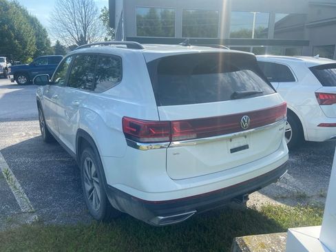 Used 2025 Volkswagen Atlas SE AWD/4WD image 4