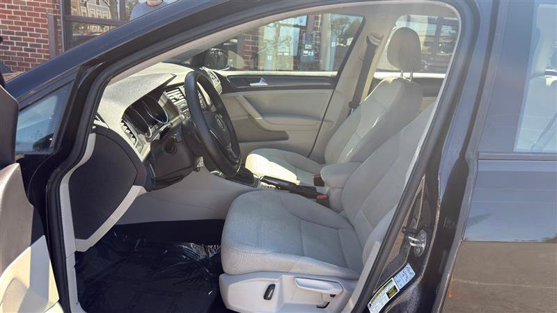 Used 2018 Volkswagen Golf SportWagen FWD image 27