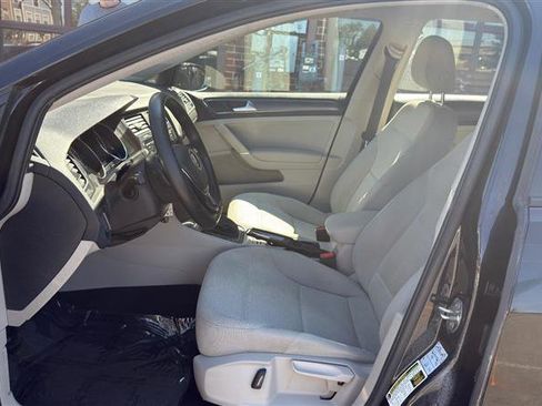 Used 2018 Volkswagen Golf SportWagen FWD image 27