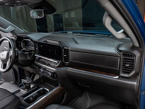 Used 2024 GMC Sierra 1500 SLT w/ SLT Premium Plus Package image 17