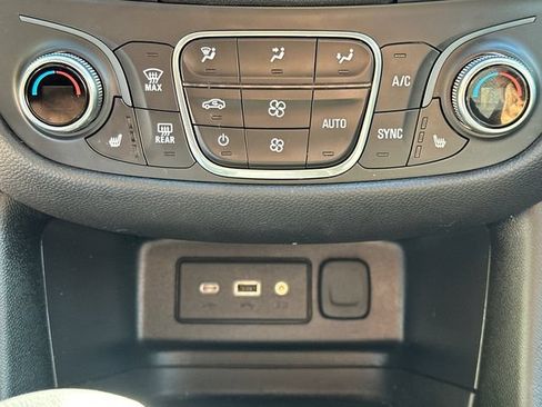 Certified 2024 Chevrolet Equinox LT w/ LPO, Floor Liner Package AWD/4WD image 34