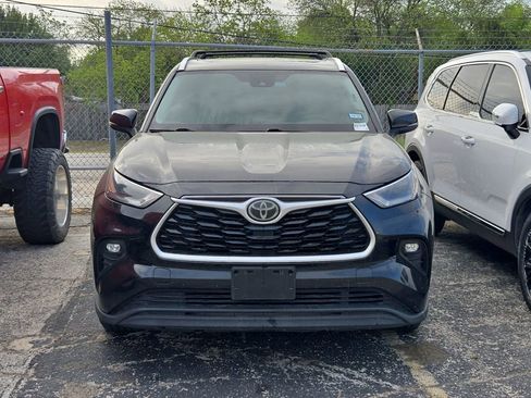 Used 2021 Toyota Highlander XLE image 5