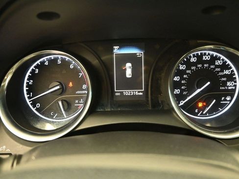 Used 2018 Toyota Camry LE FWD image 10