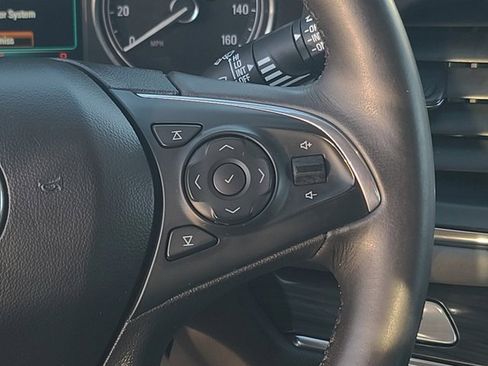 Used 2018 Buick Enclave Essence image 26