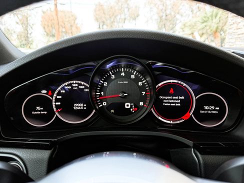 Used 2022 Porsche Cayenne Platinum Edition AWD/4WD image 17