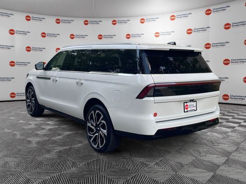 New 2026 Lincoln Navigator L Reserve AWD/4WD image 3