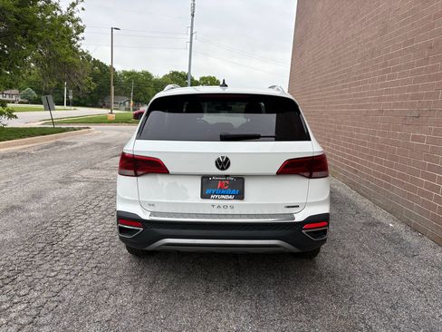Used 2024 Volkswagen Taos SE AWD/4WD image 4
