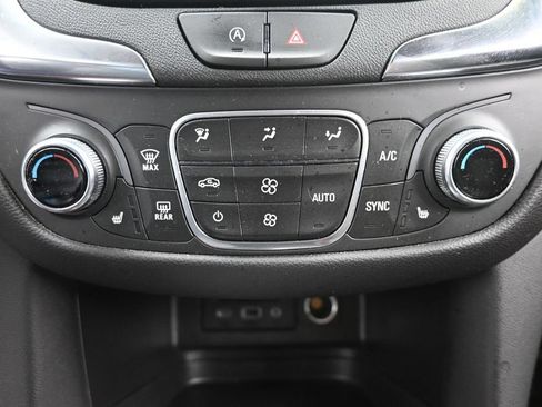 Used 2024 Chevrolet Equinox LT AWD/4WD image 20