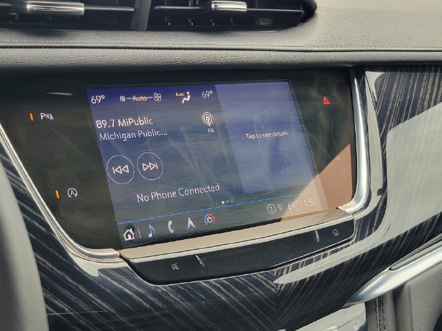 Used 2025 Cadillac XT6 Premium Luxury AWD/4WD image 18