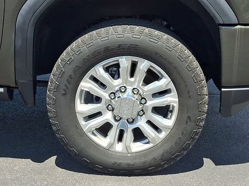 Used 2023 GMC Sierra 2500 Denali w/ Denali Ultimate Package AWD/4WD image 8