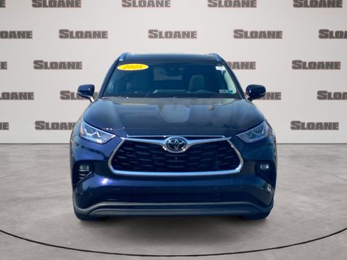 Used 2025 Toyota Highlander Limited AWD/4WD image 8