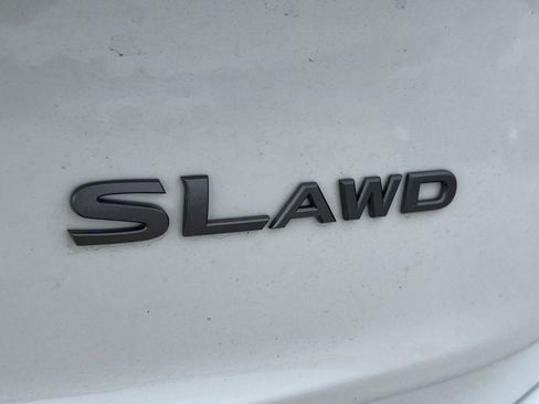 Used 2025 Nissan Rogue SL image 5