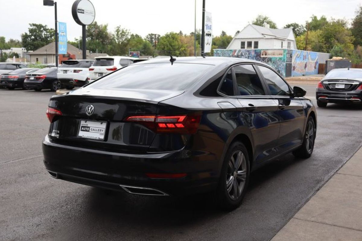 Used 2019 Volkswagen Jetta R-Line FWD image 5