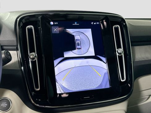 New 2026 Volvo XC40 B4 Plus w/ Protection Package Premier FWD image 13