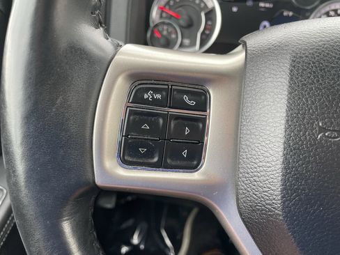 Used 2018 RAM 1500 Laramie w/ Convenience Group AWD/4WD image 16