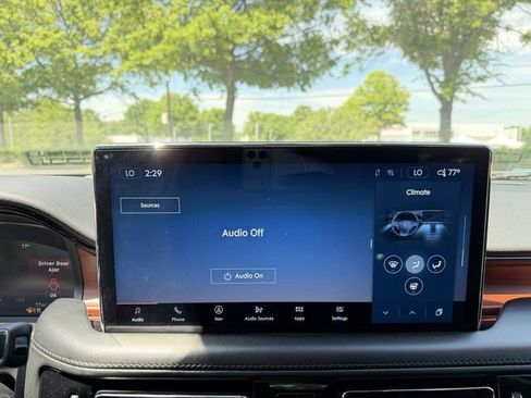 Used 2022 Lincoln Nautilus Reserve w/ Equipment Group 201A AWD/4WD image 19