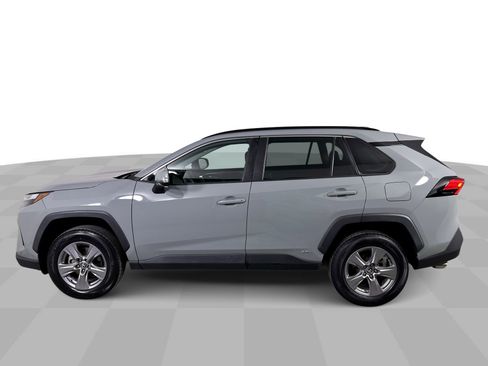 Used 2022 Toyota RAV4 XLE image 41
