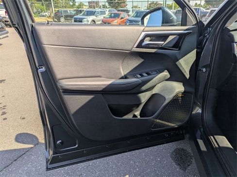 New 2025 Mitsubishi Outlander SE image 11