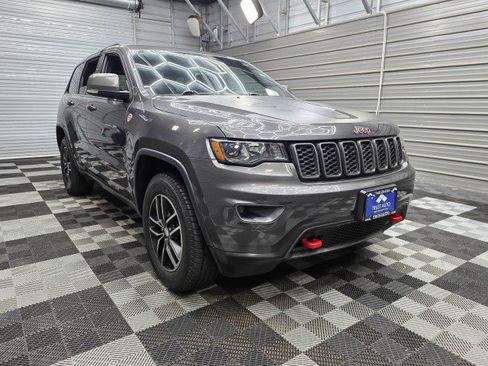 Used 2018 Jeep Grand Cherokee Trailhawk AWD/4WD image 5