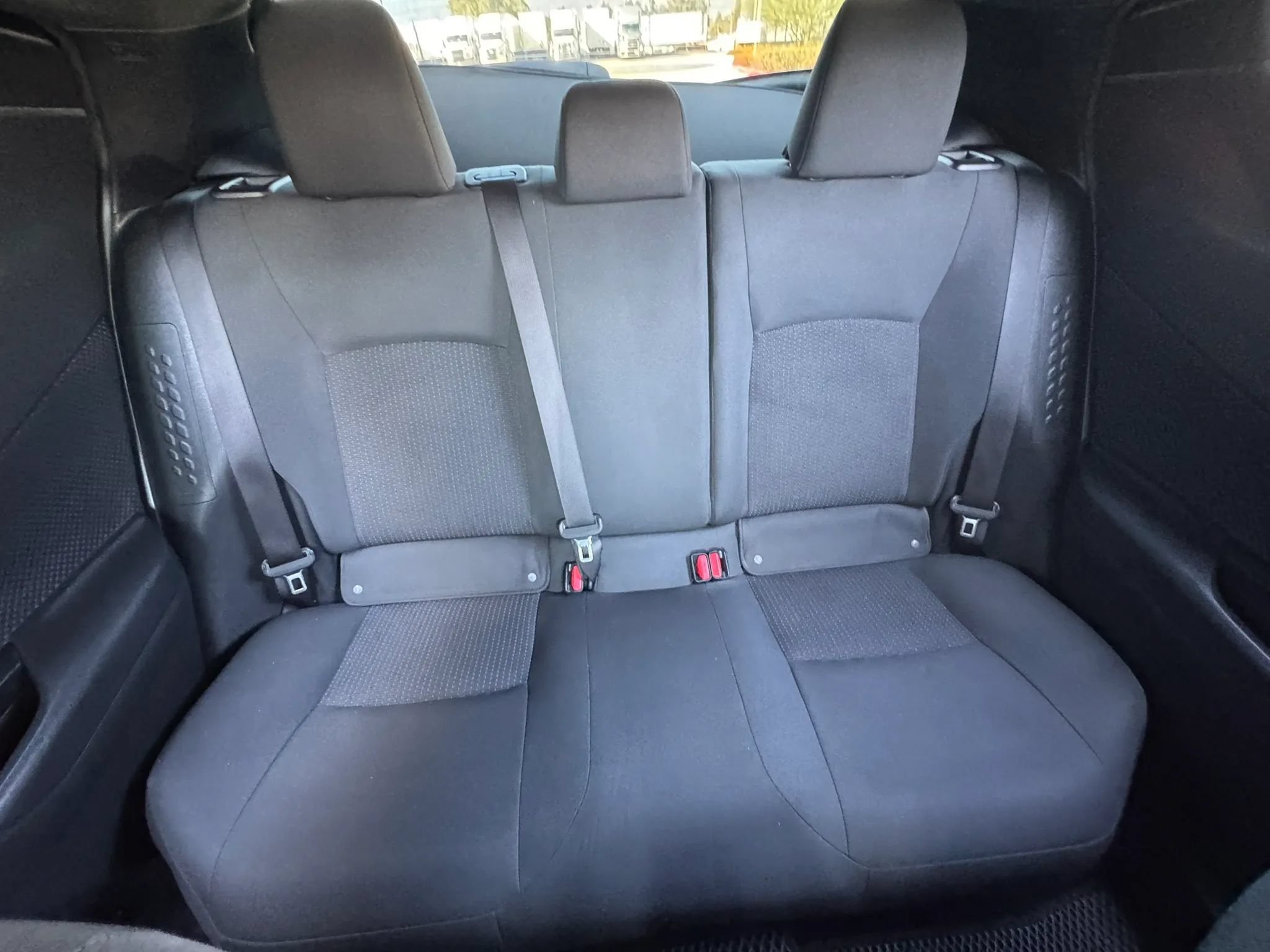 Used 2018 Toyota C-HR XLE FWD image 5